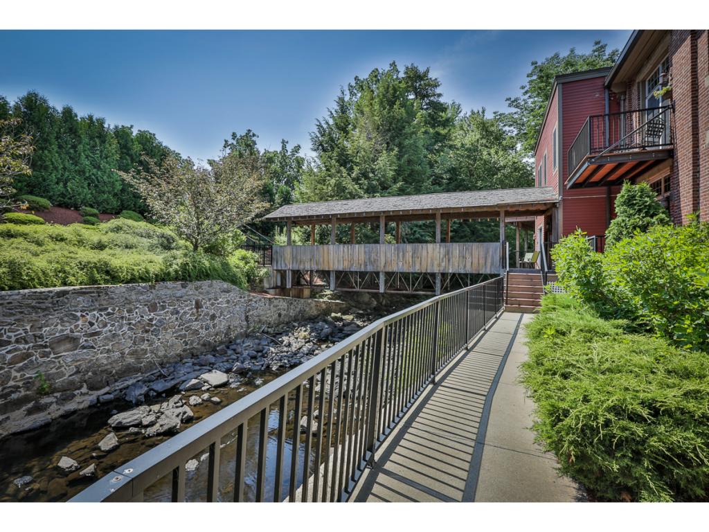 7 Chester Road, Unit 105 Derry, NH 03038 - Photo 5 of 24