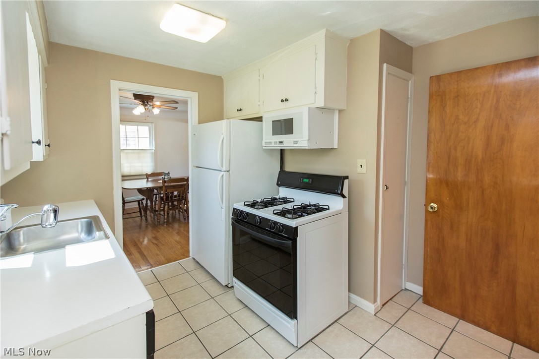 1295 Clearview Road Cleveland, OH 44124 - Photo 13 of 31