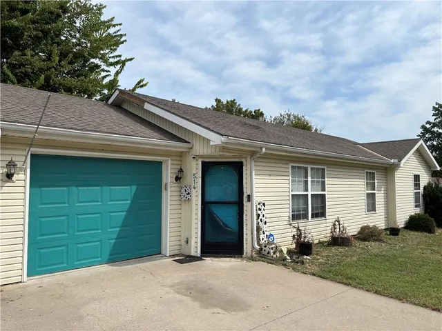 $229,900 | 514 Southwest 10th Street, Blue Springs, MO 64015
