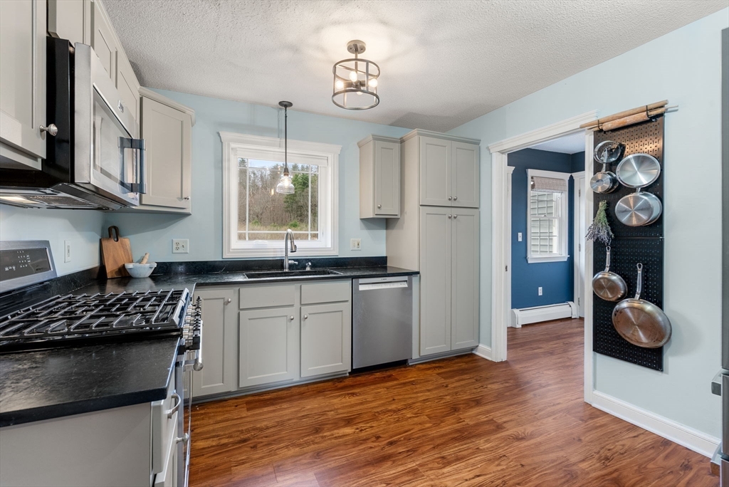 55 Brookfield Road Brimfield, MA 01010 - Photo 9 of 35