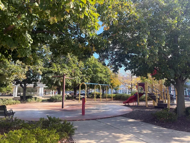 $255,000 | 610 Four Seasons Boulevard, Aurora, IL 60504