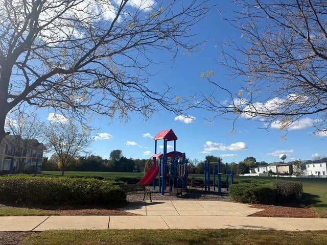 $255,000 | 610 Four Seasons Boulevard, Aurora, IL 60504