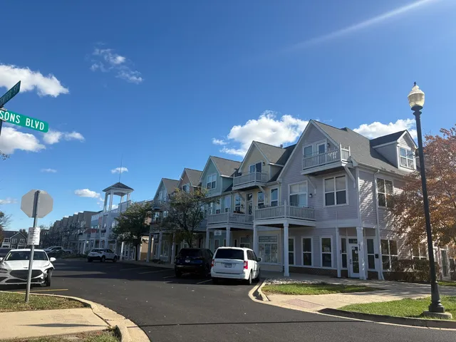 $255,000 | 610 Four Seasons Boulevard, Aurora, IL 60504