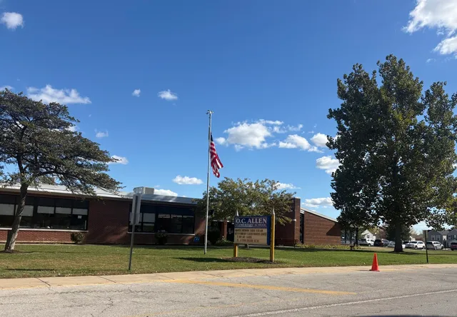 $255,000 | 610 Four Seasons Boulevard, Aurora, IL 60504