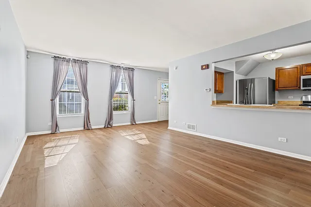 $255,000 | 610 Four Seasons Boulevard, Aurora, IL 60504