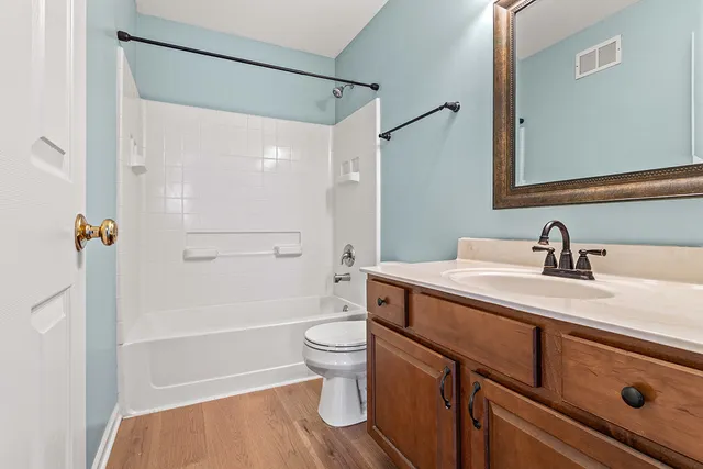 $255,000 | 610 Four Seasons Boulevard, Aurora, IL 60504