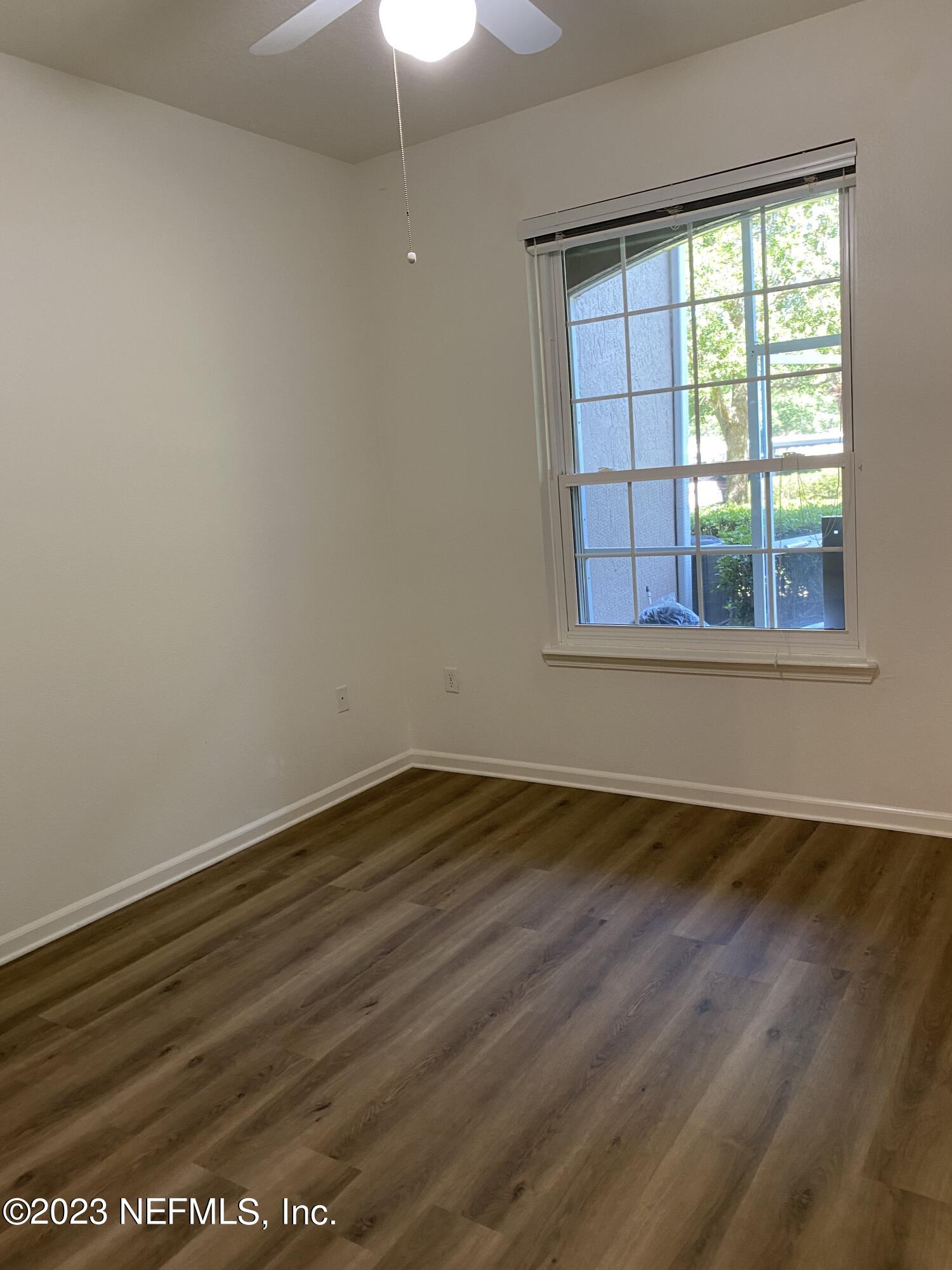 10550 Baymeadows Road, Unit 917 Jacksonville, FL 32256 - Photo 11 of 30 Second bedroom