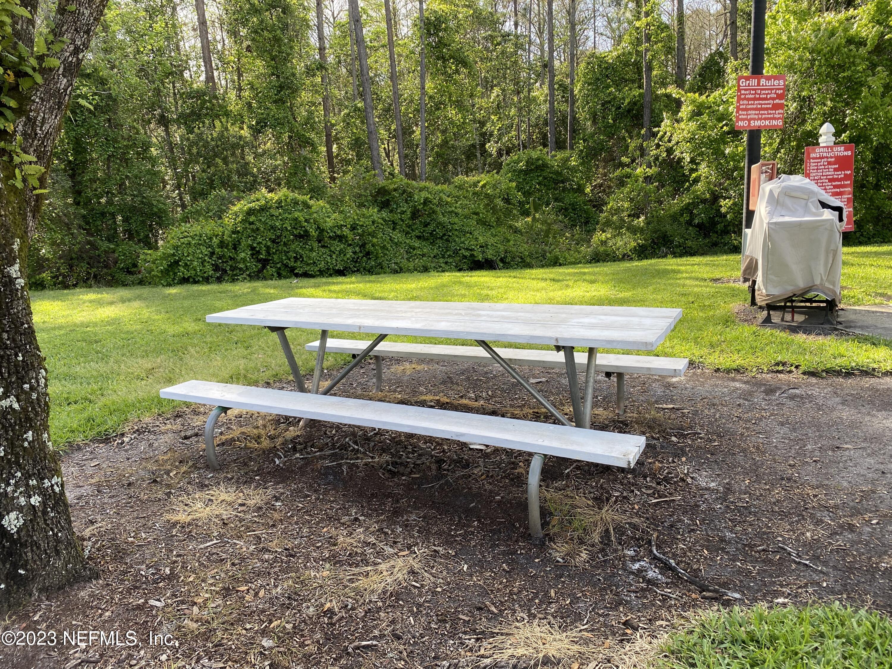 10550 Baymeadows Road, Unit 917 Jacksonville, FL 32256 - Photo 27 of 30 BBQ area