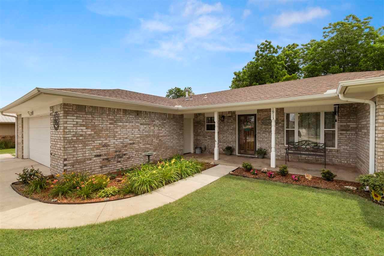 1913 Ridgecrest Perry, OK 73077 - Photo 2 of 50 Gallery Image 2