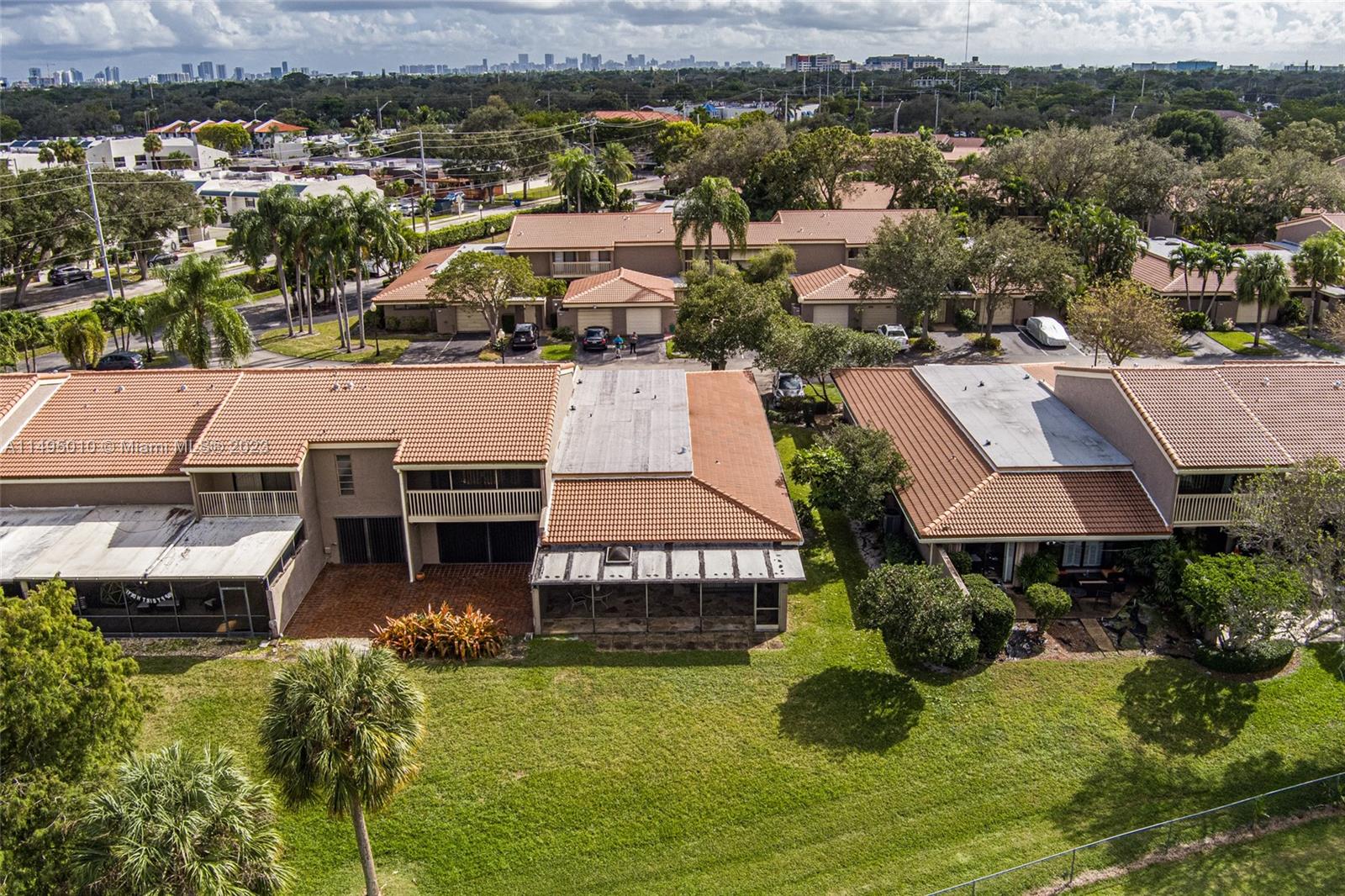 111 St Andrews Road, Unit 2070 Hollywood, FL 33021 - Photo 4 of 35 Gallery Image 4