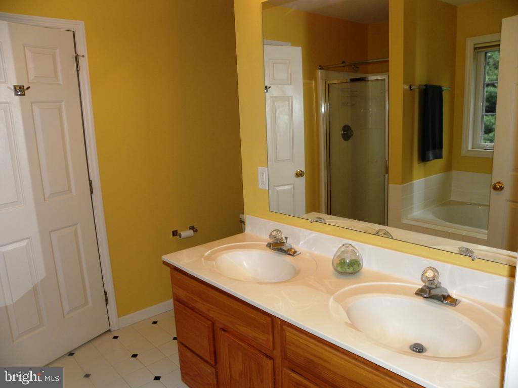 236 North Oak Street Lititz, PA 17543 - Photo 20 of 25