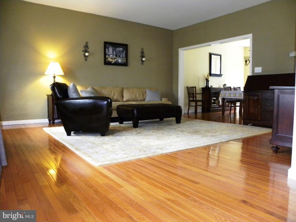 236 North Oak Street Lititz, PA 17543 - Photo 3 of 25