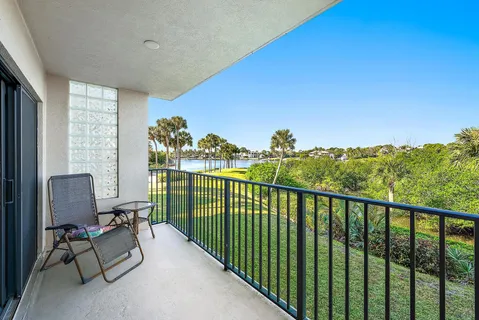 $515,000 | 1701 Marina Isle Way, Unit 202, Jupiter, FL 33477