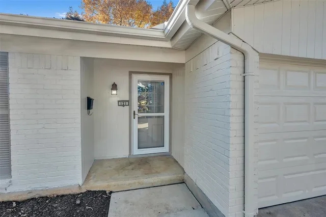 $2,000 | 121 Quail Creek Drive, Crowley, TX 76036