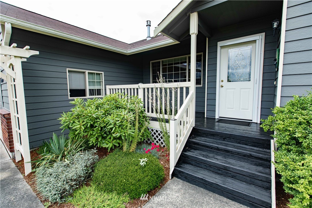 4820 Haines Road Freeland, WA 98249 - Photo 3 of 28 Gallery Image 3