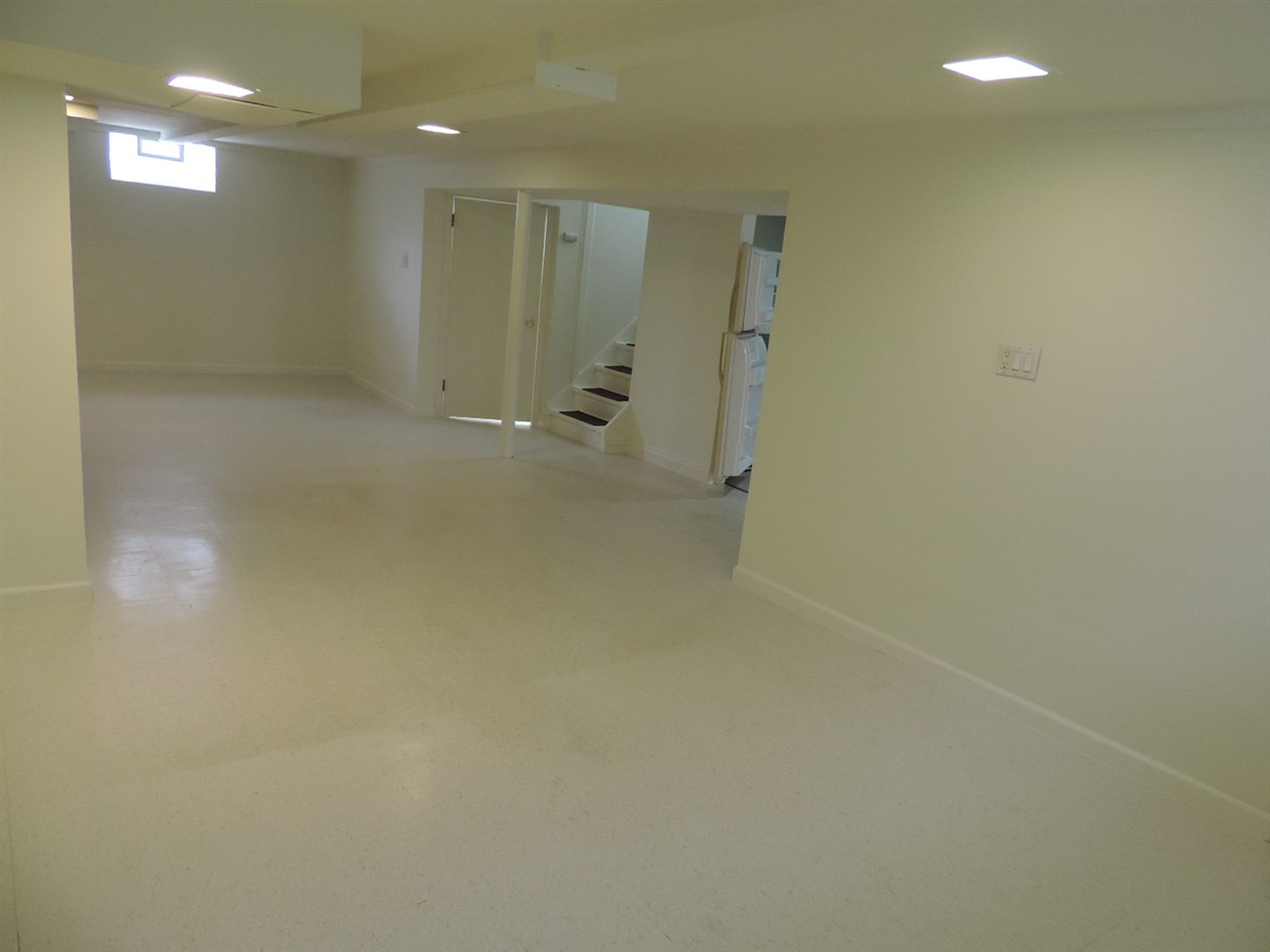 406 Normandy Road Royal Oak, MI 48073 - Photo 18 of 41 31359231-17.JPG