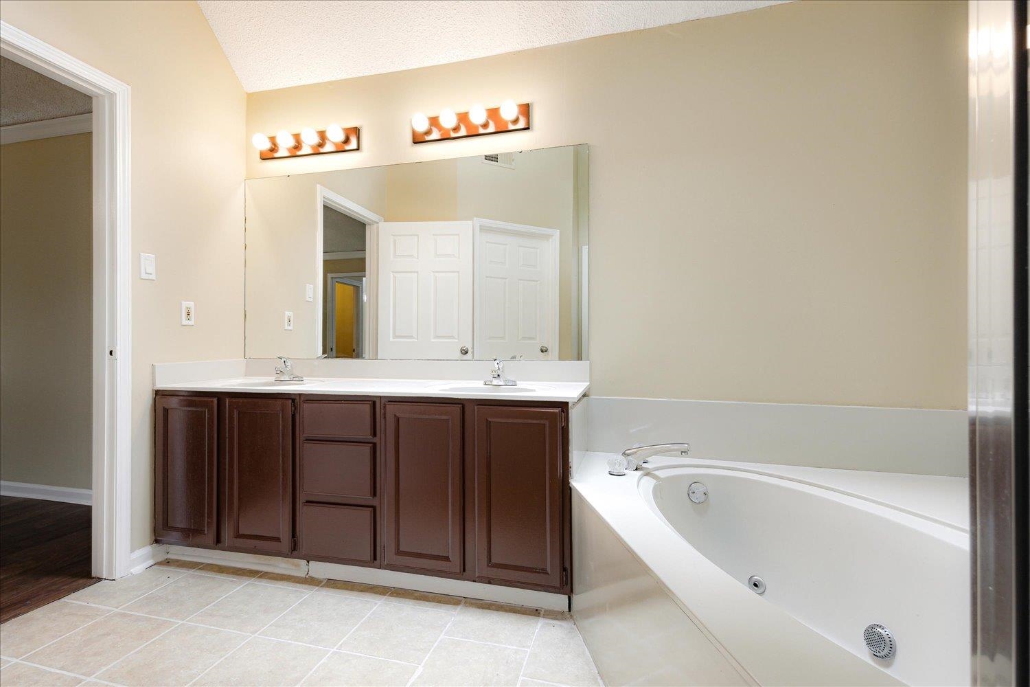 4386 South Germantown Road Memphis, TN 38125 - Photo 28 of 38 Gallery Image 28