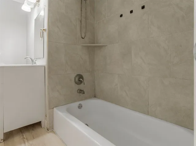 $1,200 | 1114 West 11th Street, Freeport, TX 77541