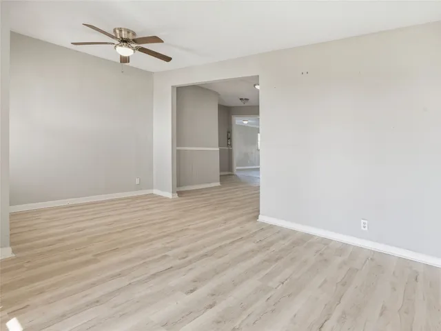 $1,200 | 1114 West 11th Street, Freeport, TX 77541