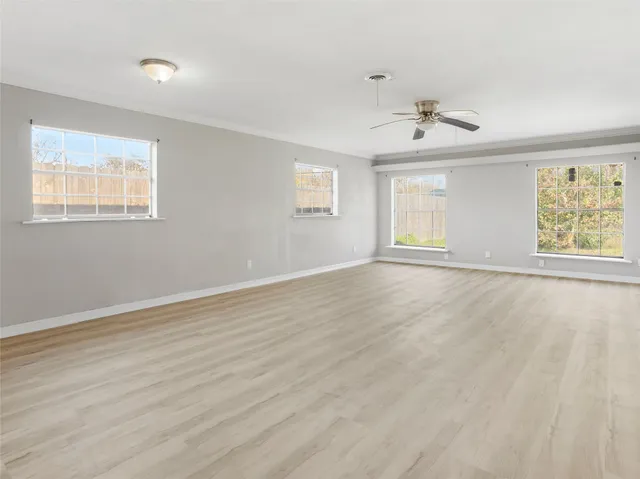 $1,200 | 1114 West 11th Street, Freeport, TX 77541