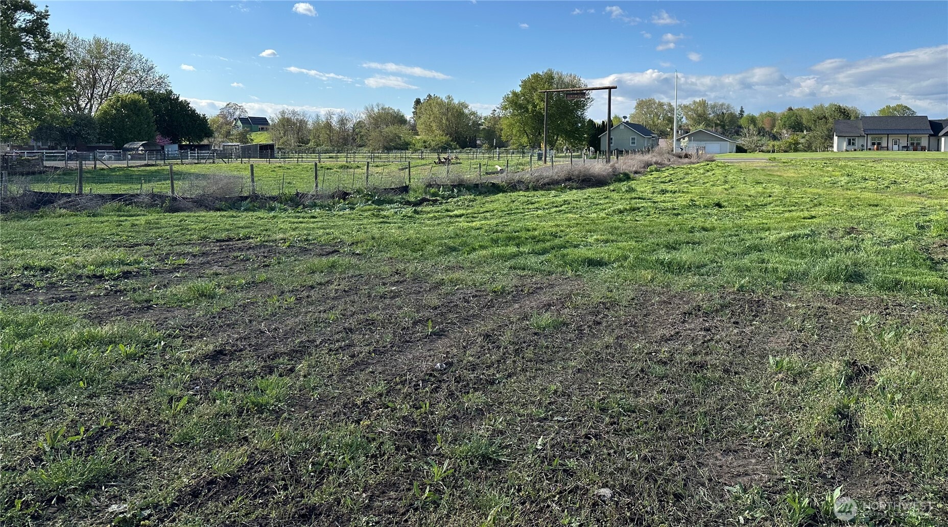571 Southwest 12th Street College Place, WA 99324 - Photo 15 of 20 a view of a green field