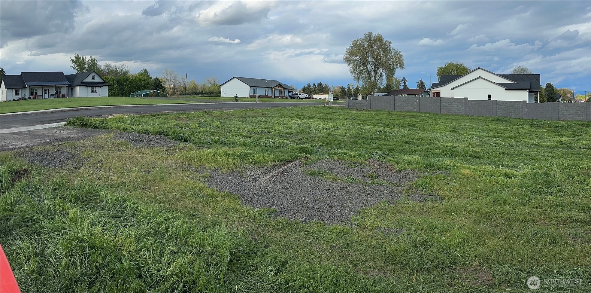 571 Southwest 12th Street College Place, WA 99324 - Photo 2 of 20 a view of a green field
