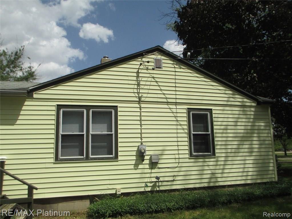 604 North Road Fenton, MI 48430 - Photo 21 of 23 IMG_7373.JPG