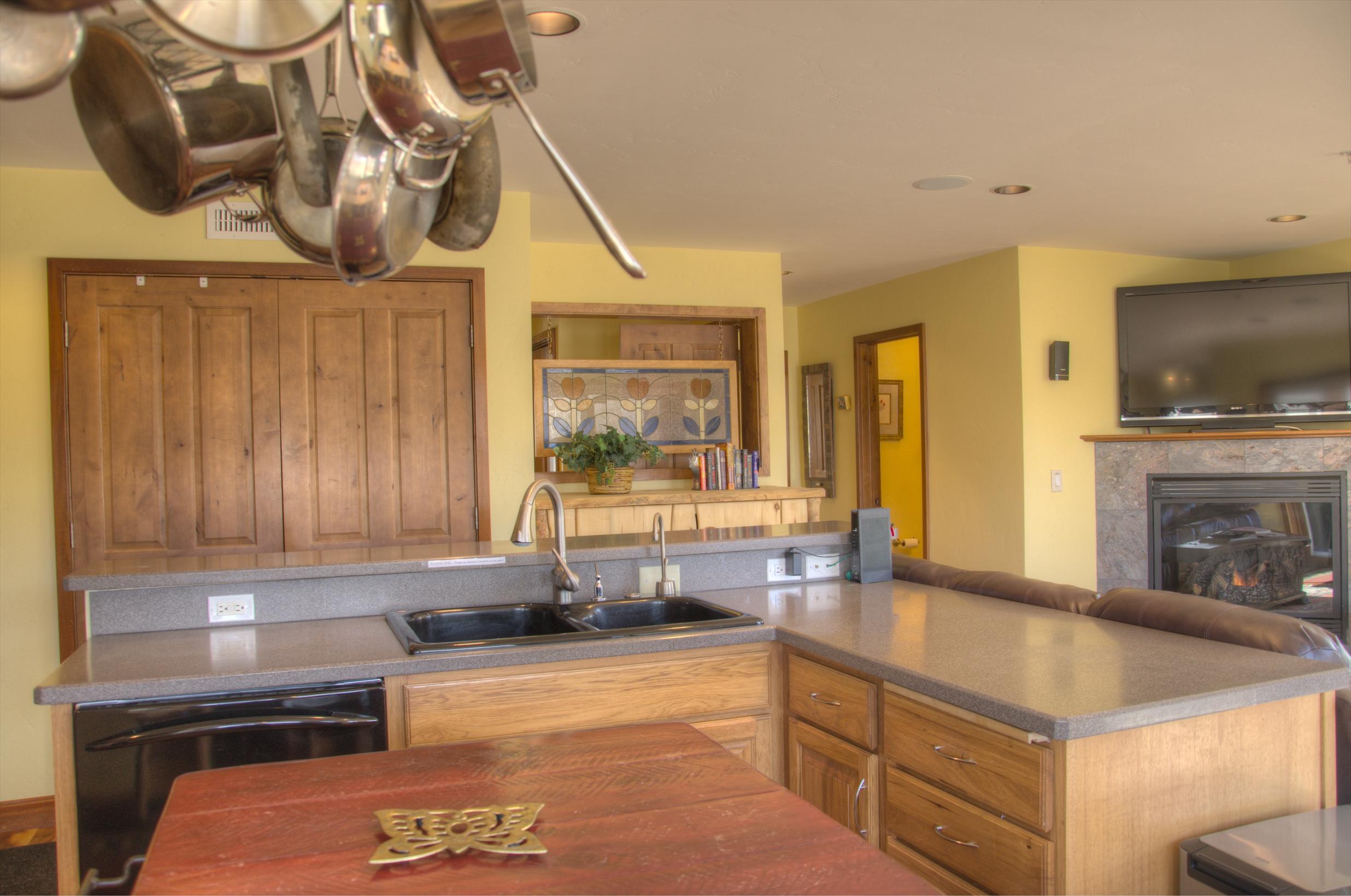323 Adams Ranch Road, Unit 1A Mountain Village, CO 81435 - Photo 11 of 20 Kitchen 4