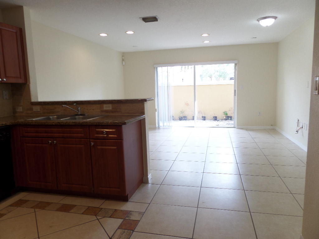 3095 Southwest 129th Way, Unit 162 Miramar, FL 33027 - Photo 4 of 22 SAM_5364