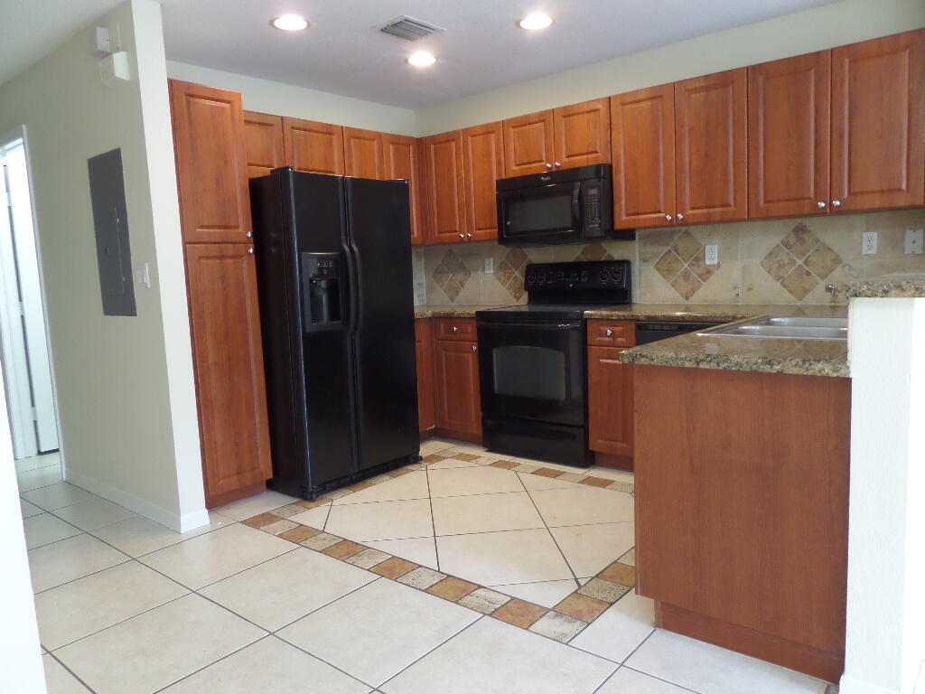 3095 Southwest 129th Way, Unit 162 Miramar, FL 33027 - Photo 6 of 22 SAM_5366
