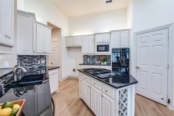 $619,000 | 3752 Park Place, Addison, TX 75001