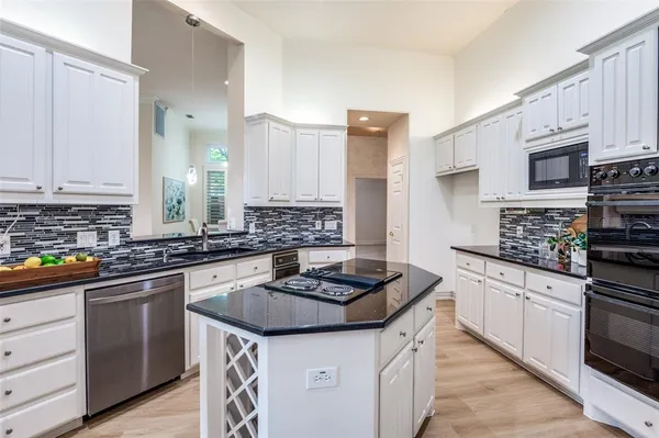 $619,000 | 3752 Park Place, Addison, TX 75001