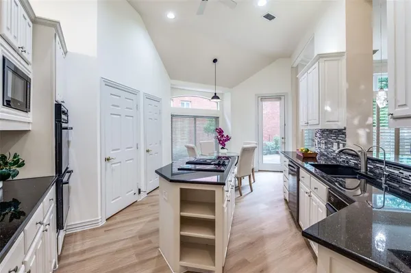 $619,000 | 3752 Park Place, Addison, TX 75001
