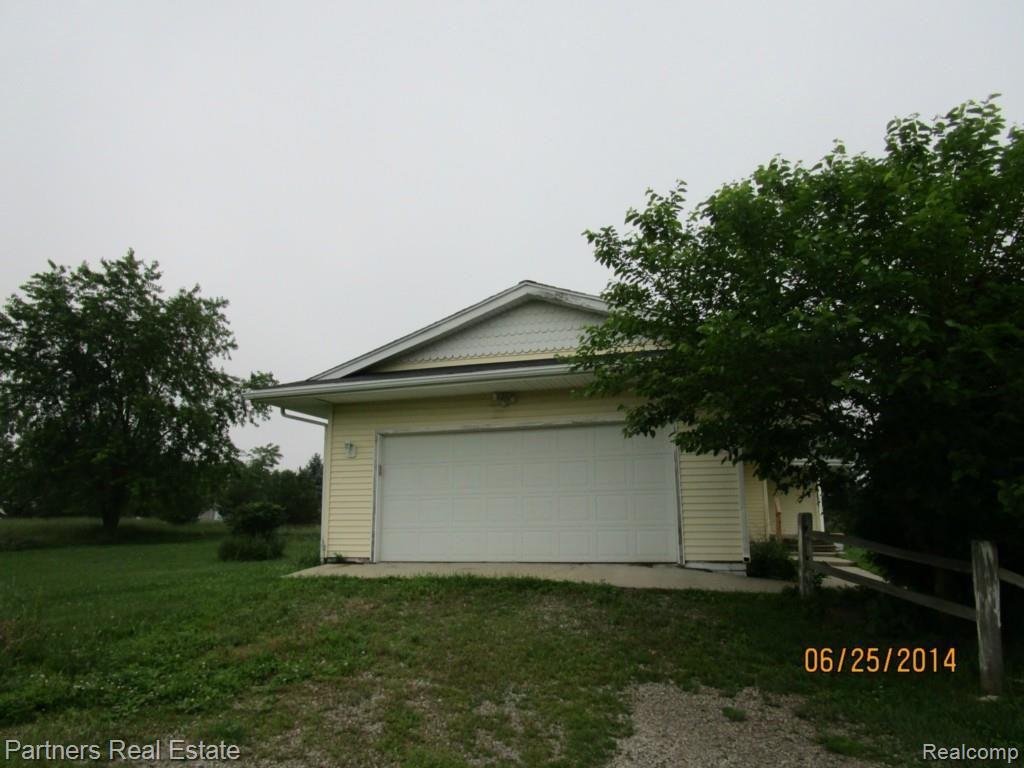 727 North Nicholson Road Fowlerville, MI 48836 - Photo 11 of 12 IMG_0919.jpg