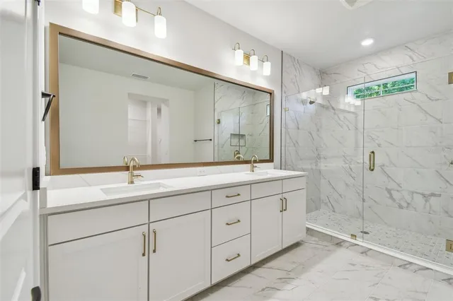 $949,990 | 8056 33rd Avenue North, St. Petersburg, FL 33710