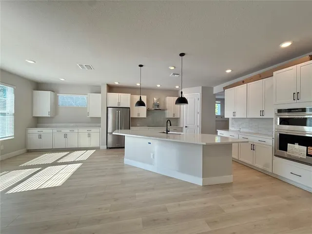 $899,990 | 8056 33rd Avenue North, St. Petersburg, FL 33710