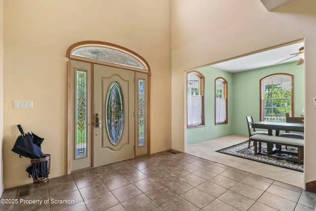 a view of livingroom with furniture