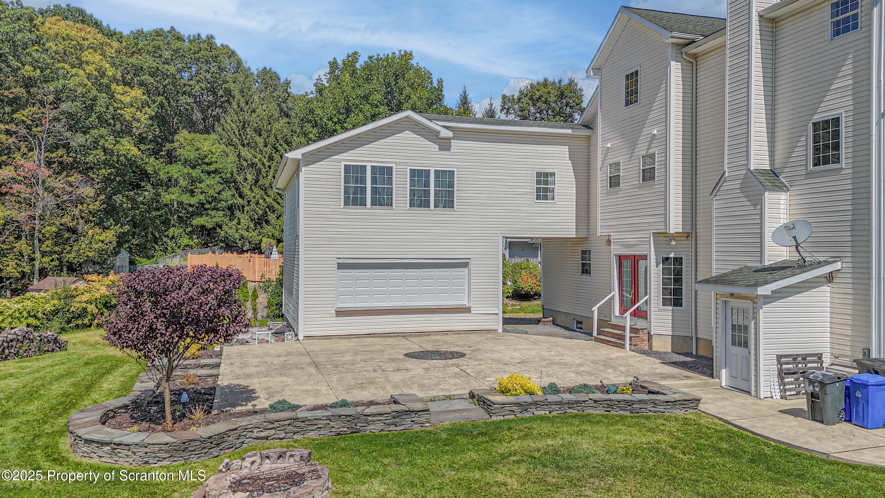 107 Ridgeview Drive Scranton, PA 18504 - Photo 4 of 48 a view of a house with backyard