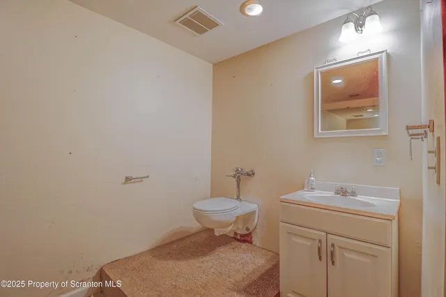 $570,000 | 107 Ridgeview Drive, Scranton, PA 18504