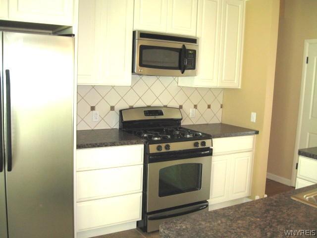 8 Standish Road Lockport City, NY 14094 - Photo 3 of 16 Kitchen