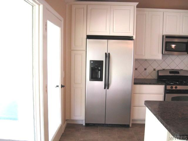 8 Standish Road Lockport City, NY 14094 - Photo 4 of 16 Kitchen
