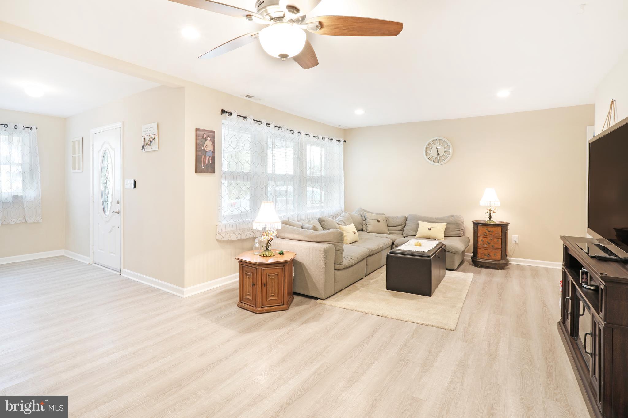 430 Dickinson Road Wenonah, NJ 08090 - Photo 10 of 32 Front Living Area