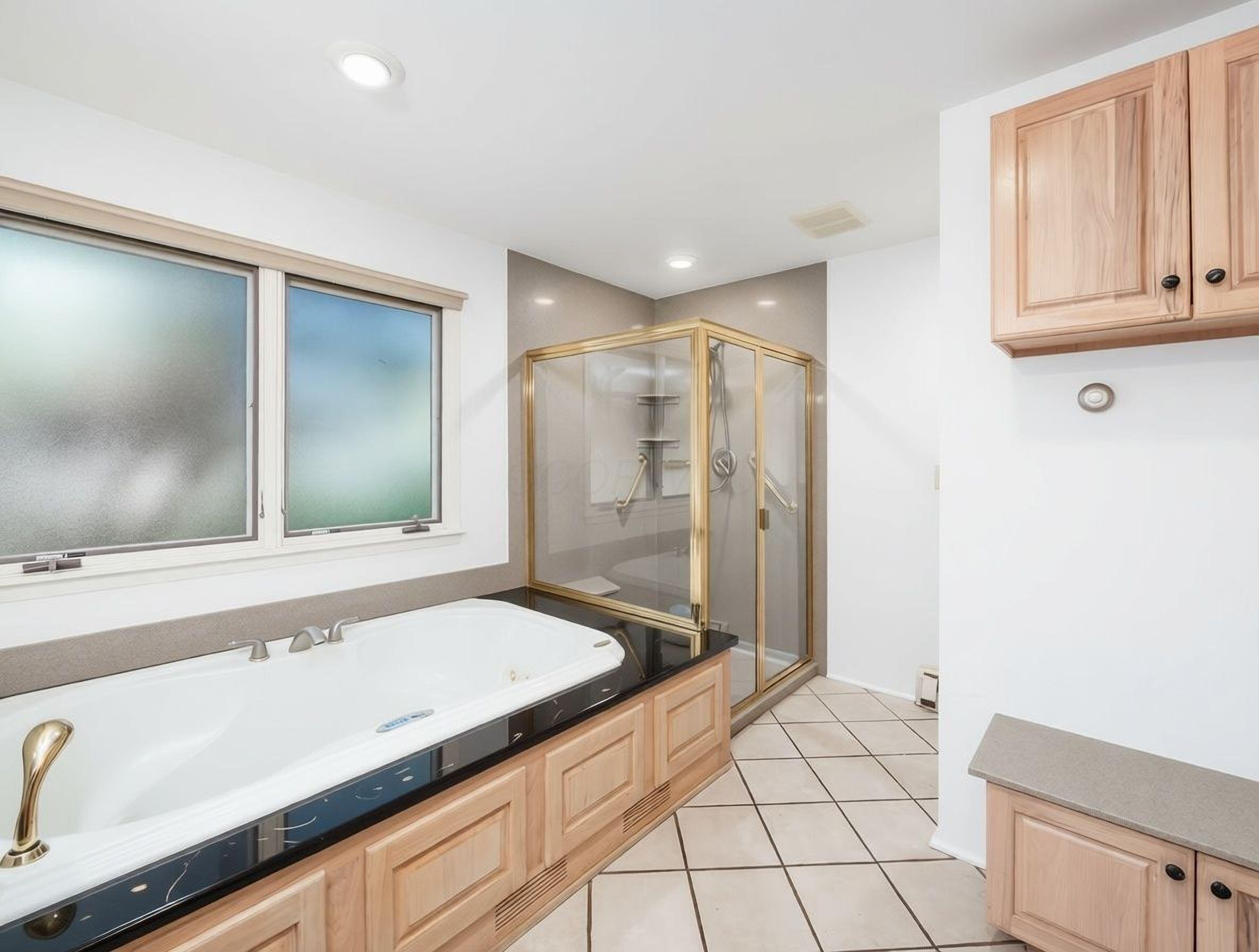 4393 Donington Road Columbus, OH 43220 - Photo 33 of 54 114_Donington Road16_24_03 41