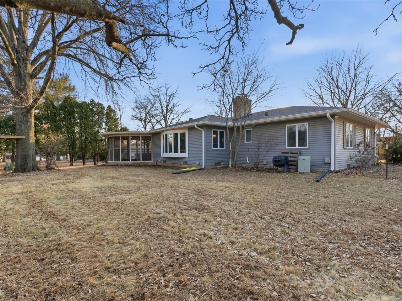 2610 31st Street Moline, IL 61265 - Photo 5 of 50