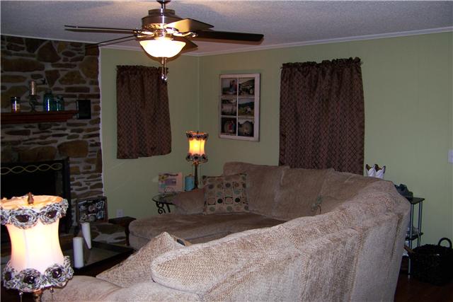 1047 Topsy Store Road Waynesboro, TN 38485 - Photo 4 of 11 Gallery Image 4