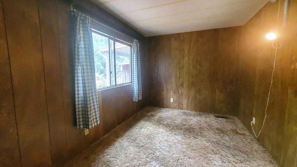 3801-3831 Almar Road Grants Pass, OR 97527 - Photo 17 of 38 3801 Almar 15 bed 3