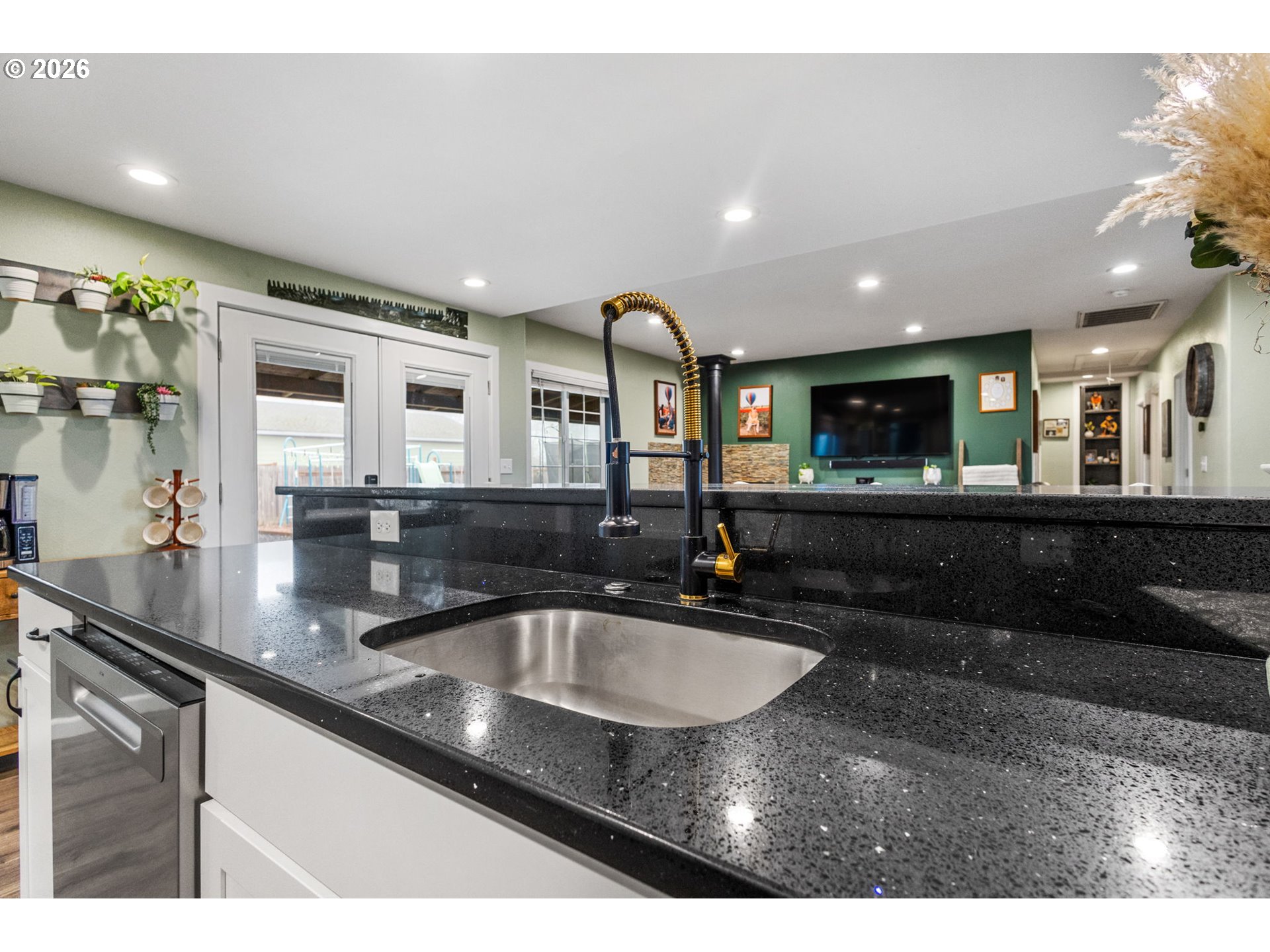 32900 Old Church Road Tangent, OR 97389 - Photo 2 of 39