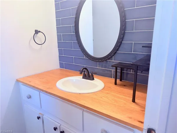 $1,700 | 930 Hazelwood Drive, Winston-Salem, NC 27103