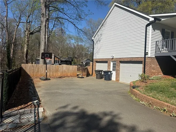 $1,700 | 930 Hazelwood Drive, Winston-Salem, NC 27103