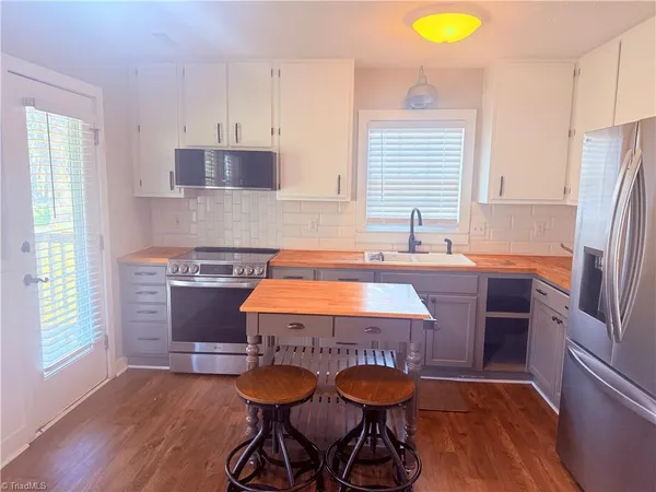$1,700 | 930 Hazelwood Drive, Winston-Salem, NC 27103
